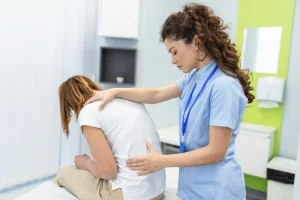 Is It Better to See a Chiropractor or Doctor for Pinched Nerve?